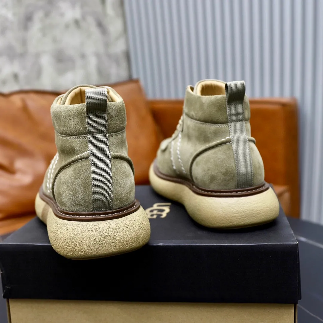 Ex-factory price: 640💰Thick wool imported from Australia Brand: UGG genuine purchasing agent Size: 38-44 Grade: Official website 1:1 Material: First layer of genuine leather waterproof and antifreeze upper Real wool lining Original non-slip soft wear-resistant outsole Style category: Men's casual shoes Trendy style Comfortable on the feet Color: Official website color synchronization